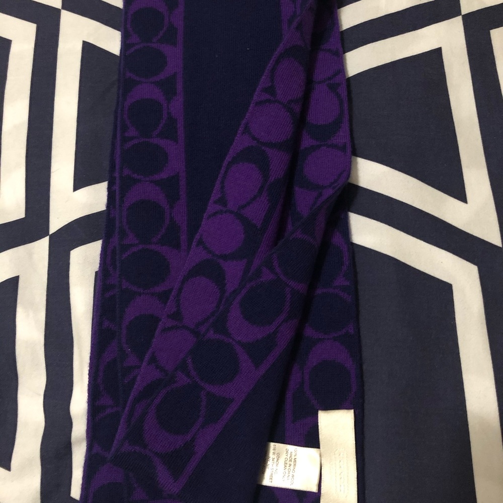Reversible Coach scarf